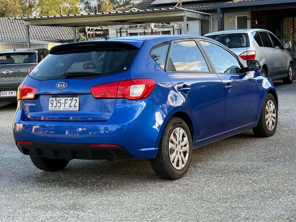 
								Kia Cerato full									