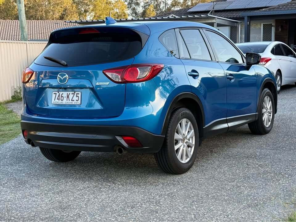 
								Mazda CX-5 full									