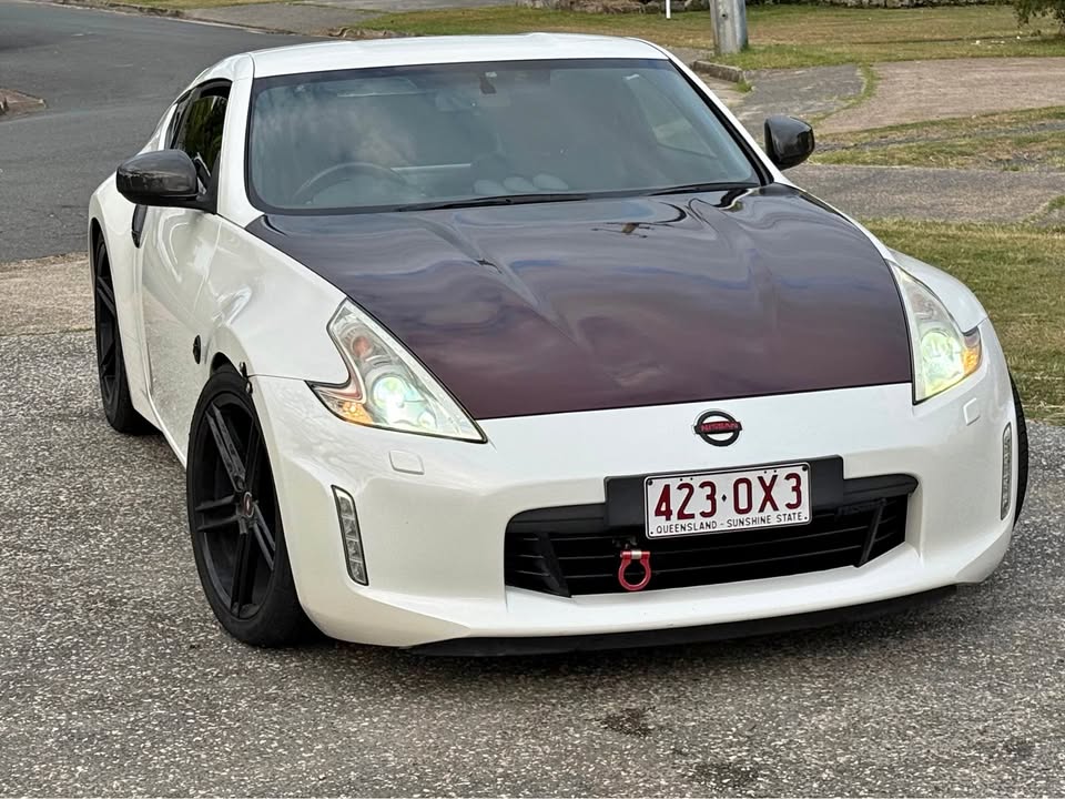 
								Nissan 370z full									
