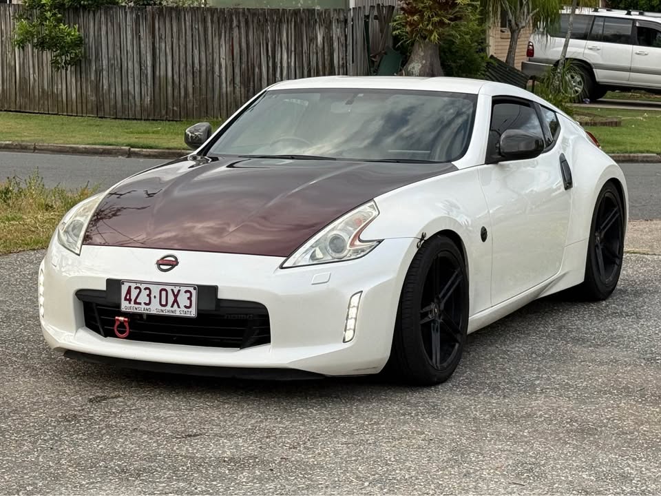 
								Nissan 370z full									