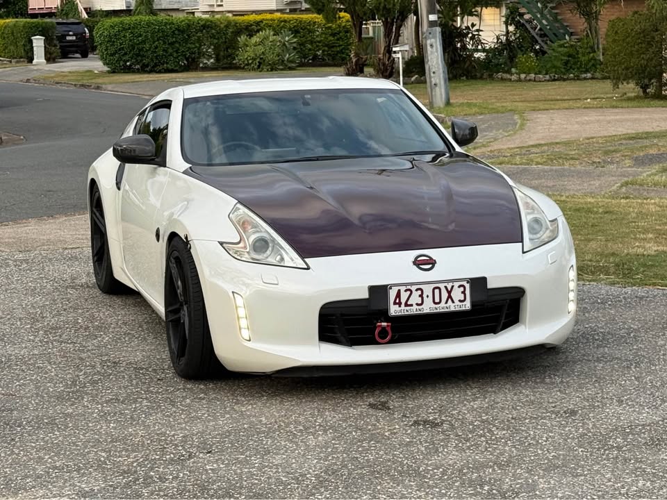 
								Nissan 370z full									