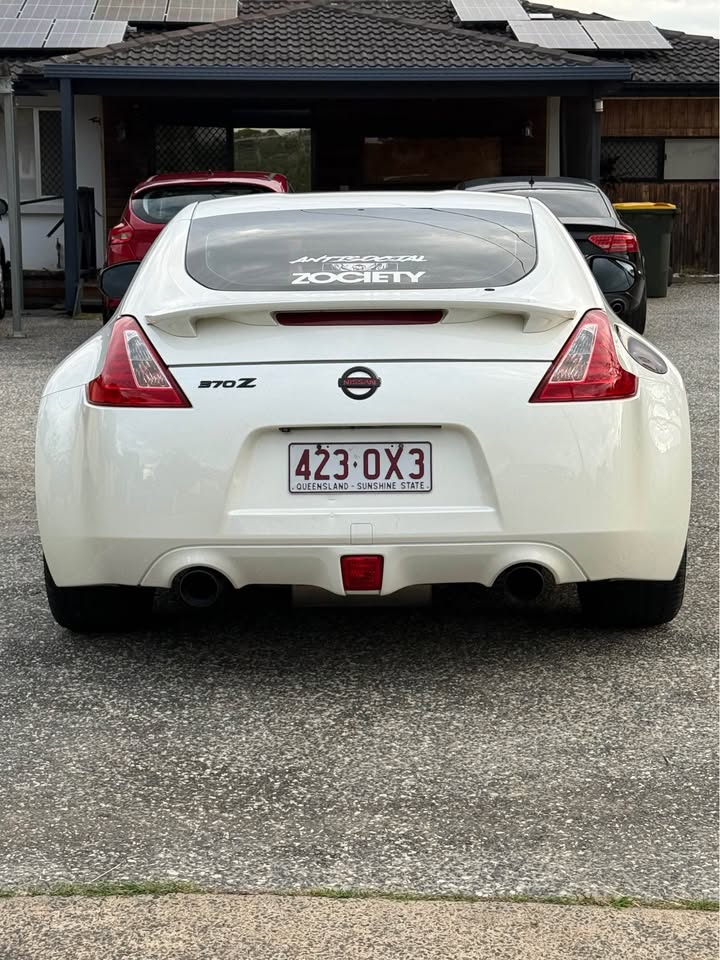 
								Nissan 370z full									
